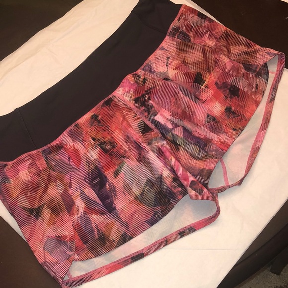 Lululemon 4” Speed Up Shorts in Sun Dazed Multi Pink/Super Dark, EUC. Size 10. - Picture 5 of 14